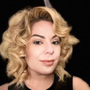 Meet your Posher, Liz